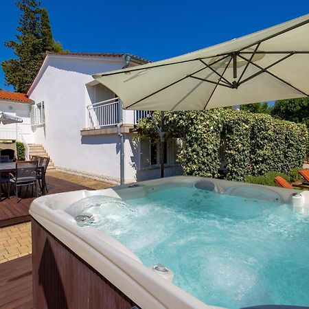 Nice Home In Krk With Kitchen Krk Town Extérieur photo