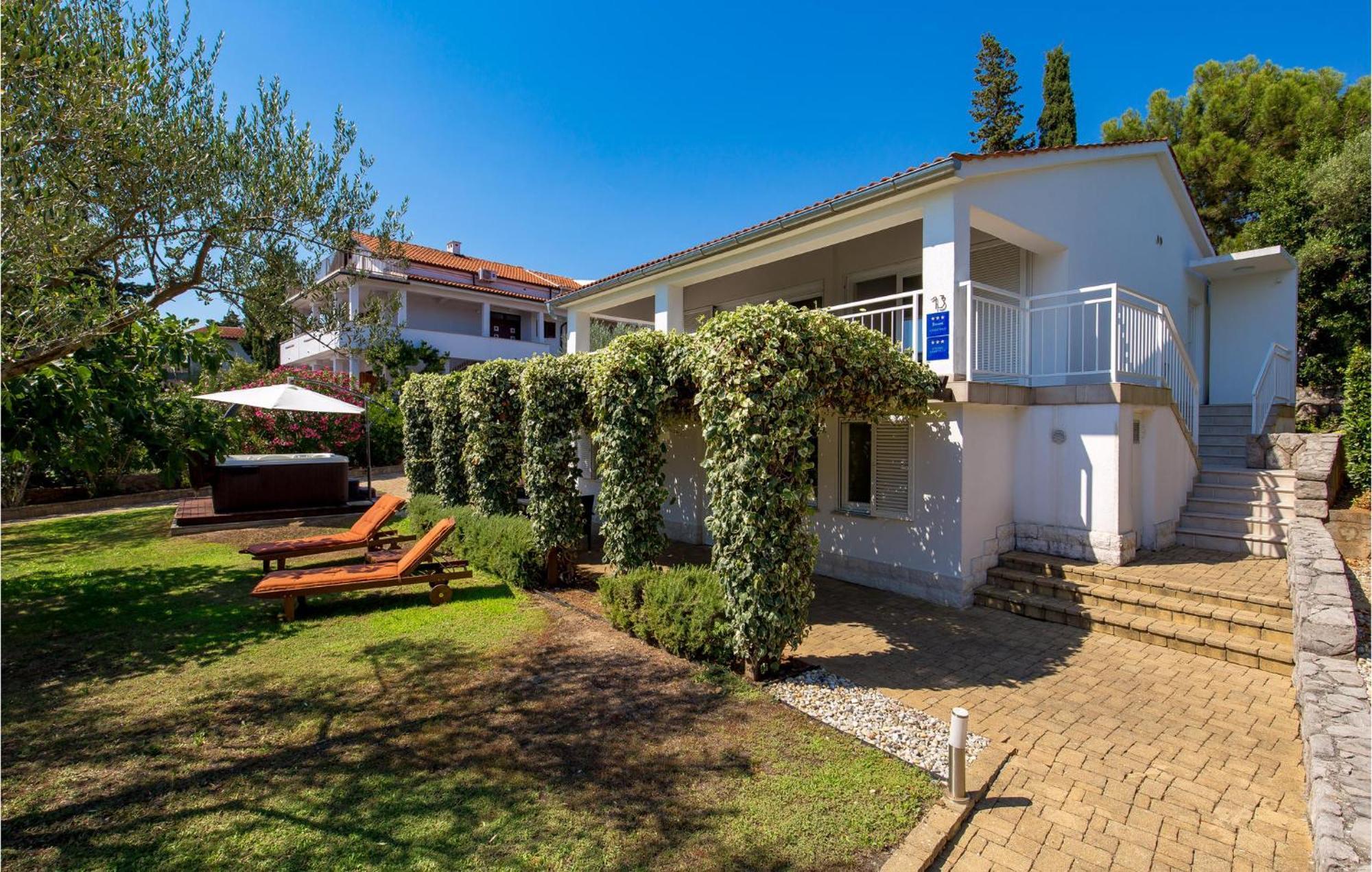 Nice Home In Krk With Kitchen Krk Town Extérieur photo