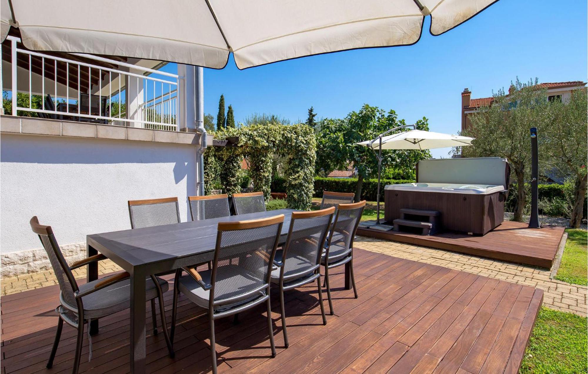 Nice Home In Krk With Kitchen Krk Town Extérieur photo