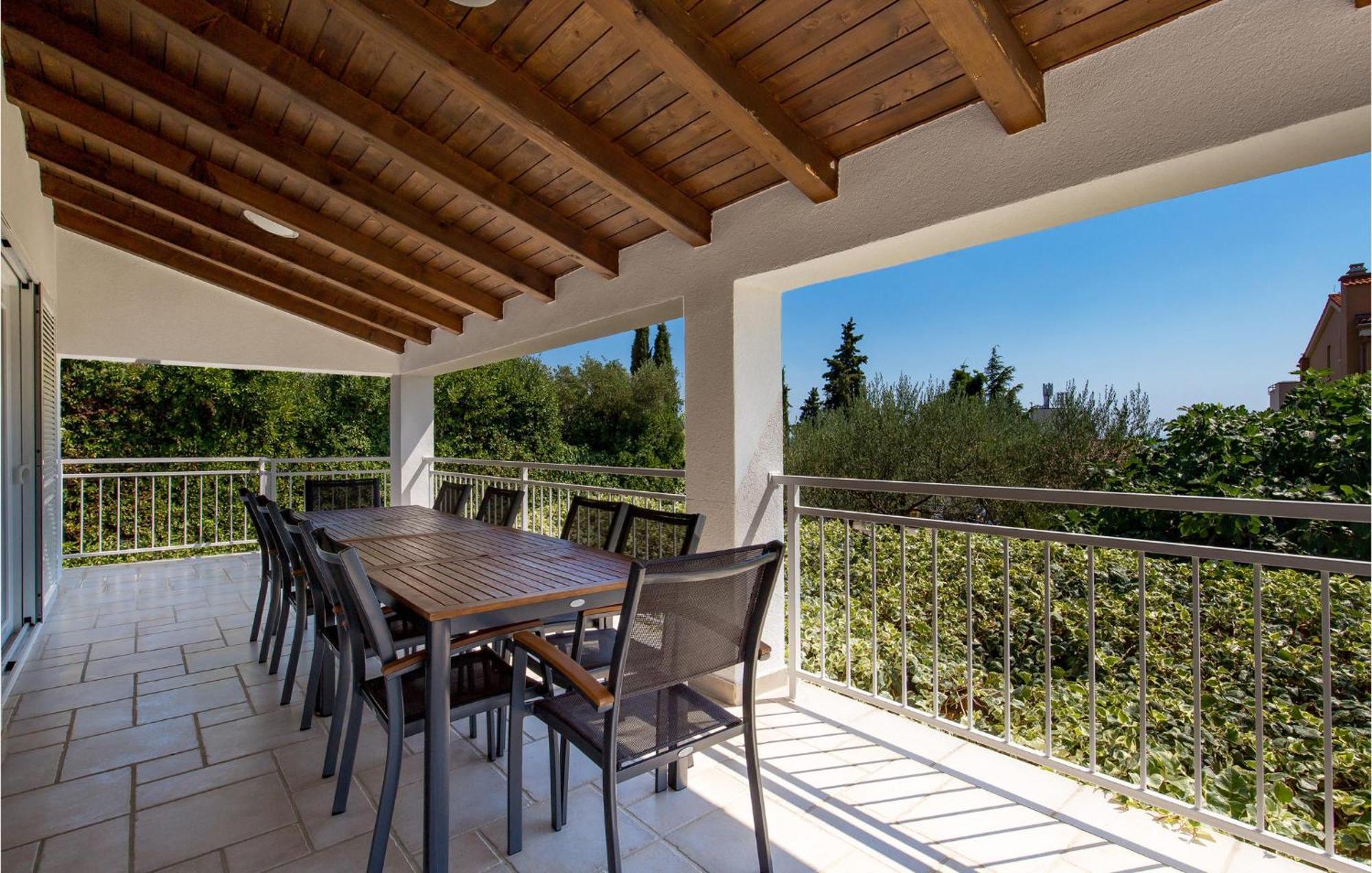 Nice Home In Krk With Kitchen Krk Town Extérieur photo