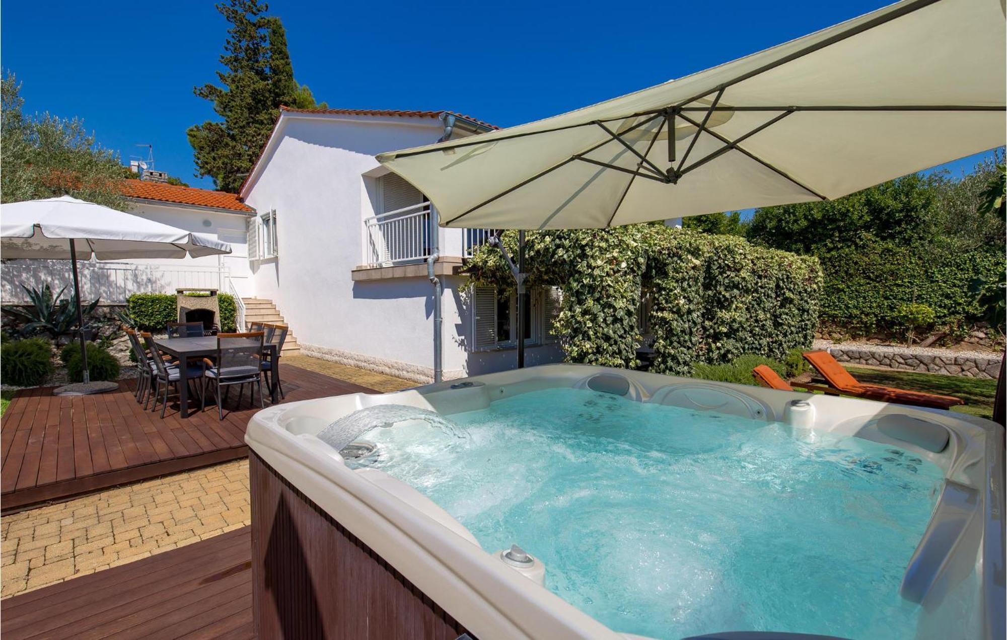 Nice Home In Krk With Kitchen Krk Town Extérieur photo